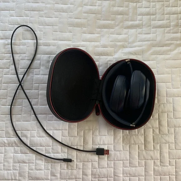 Beats Studio 3 Bluetooth or Wired Headphones